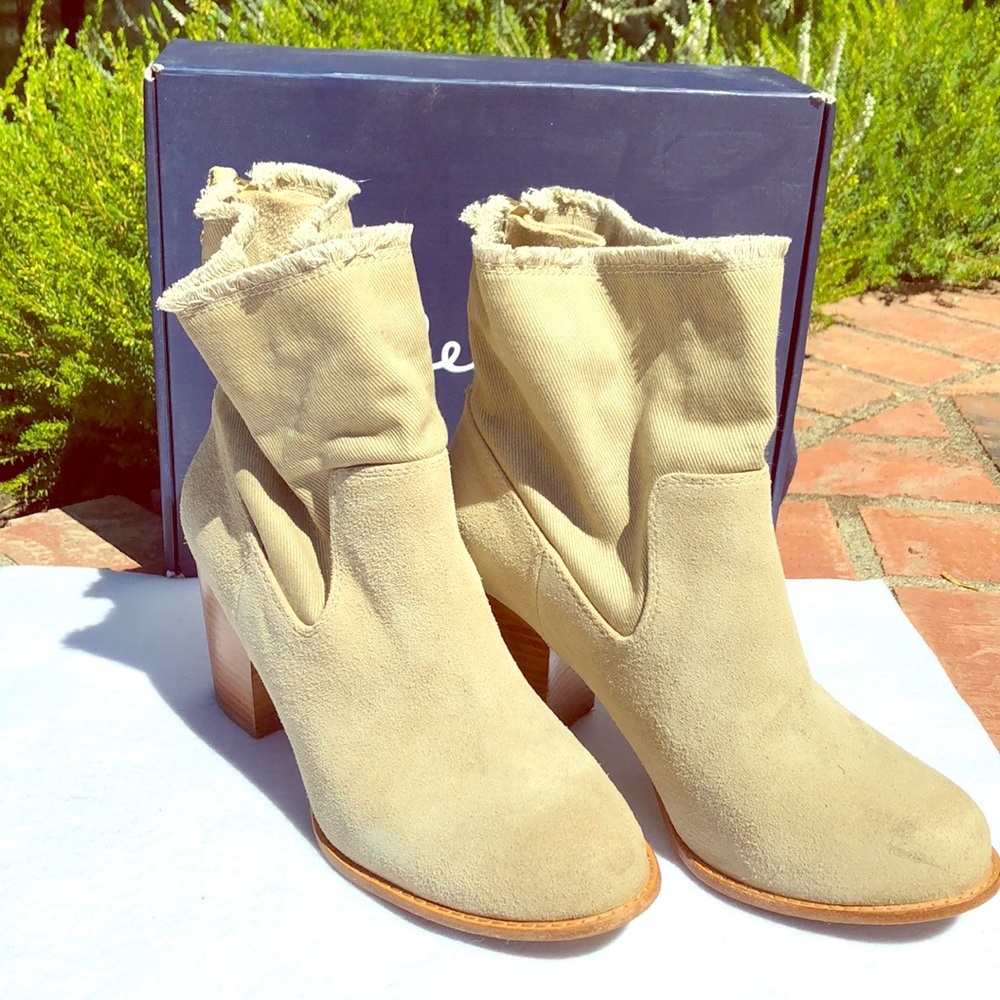 Loose fit Ankle Bootie